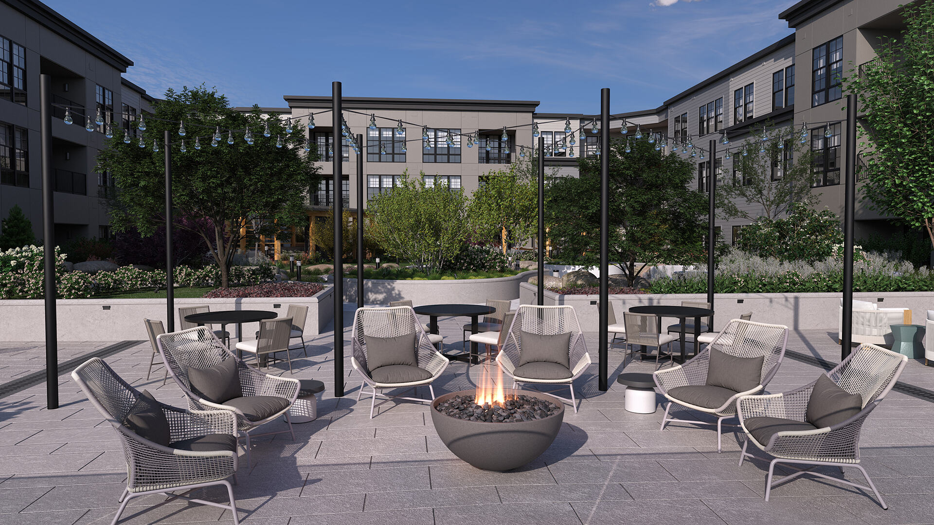 Green Courtyard Lounge & Firepit